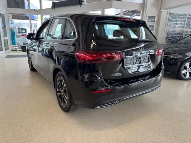 Mercedes-Benz B 200 Progressive Sedan