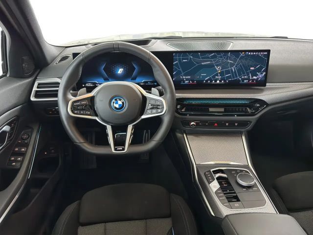 BMW 330 330e M-Sport Touring xDrive