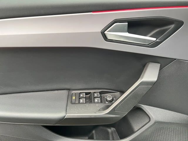 Seat Leon 1.5 eTSI DSG FR-lijn Sportstourer