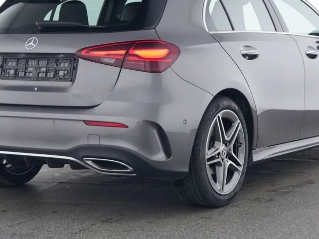 Mercedes-Benz A 180 AMG Line Premium