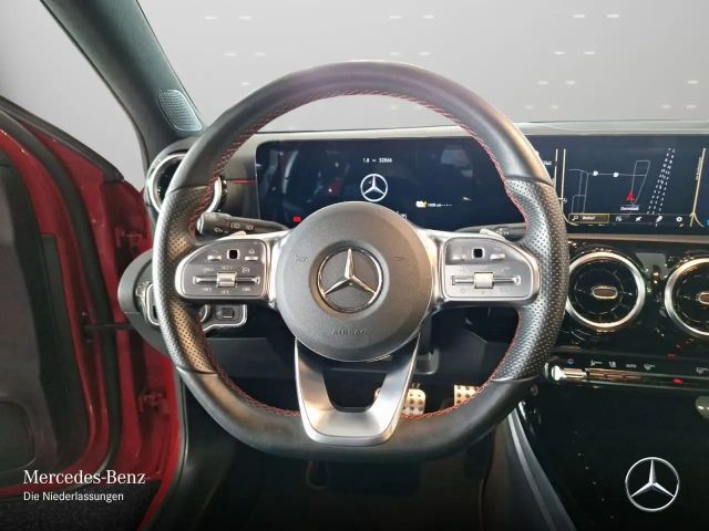 Mercedes-Benz A 250 A 250 e AMG Line