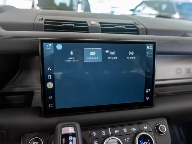 Land Rover Defender 110