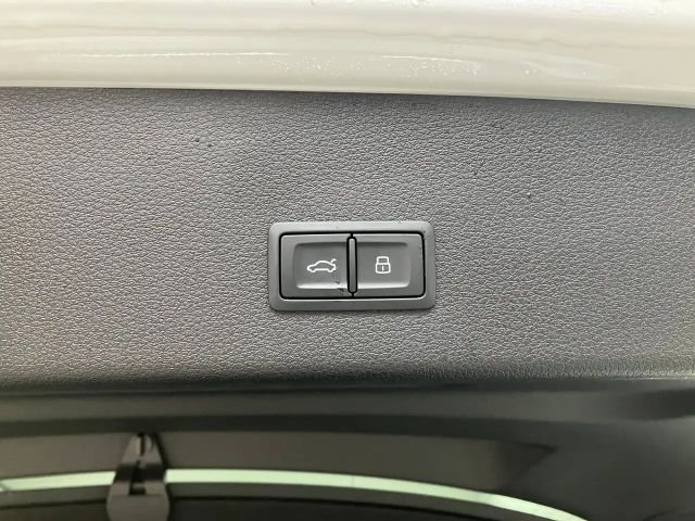 Audi Q8 e-tron 50 Business Quattro