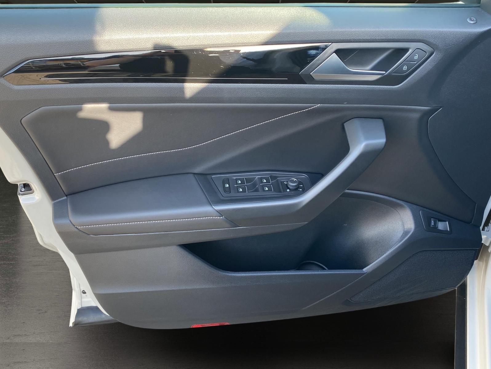 Volkswagen T-Roc 1.5 TSI DSG IQ.Drive R-Line