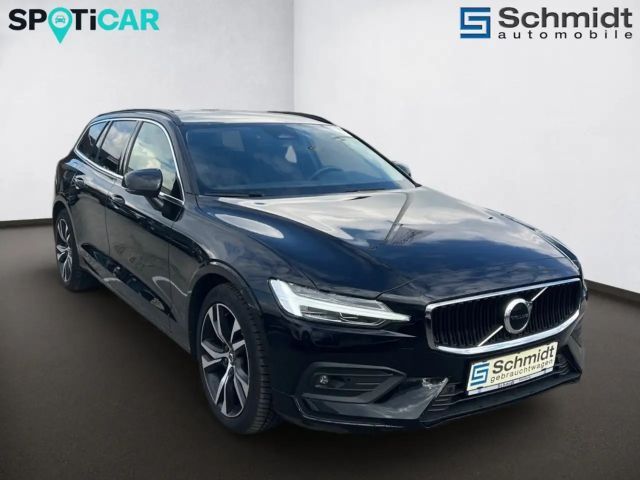 Volvo V60 Core Hybrid