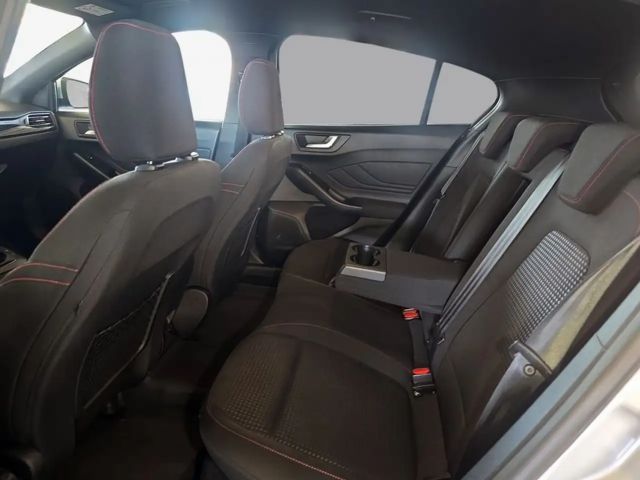 Ford Focus EcoBoost ST Line