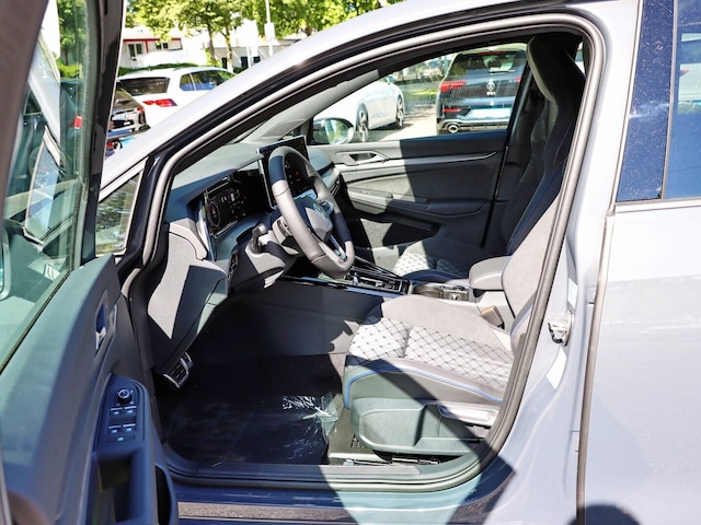 Volkswagen Golf 1.5 eTSI DSG Plus R-Line