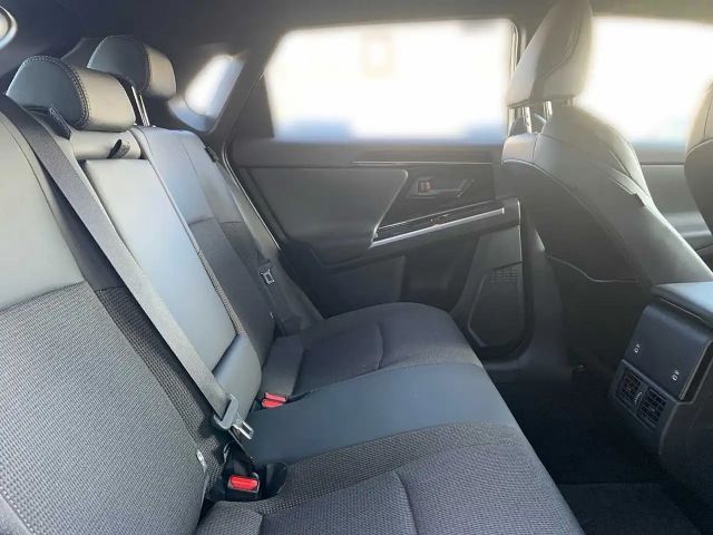 Toyota bZ4X 4x2 Team D