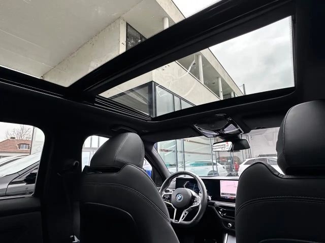 BMW 330 330e M-Sport Touring