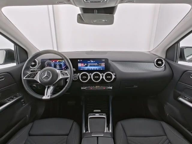 Mercedes-Benz B 200 Progressive Sedan