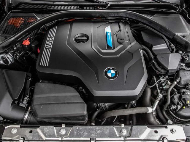 BMW 330 330e M-Sport Touring