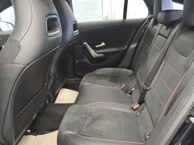Mercedes-Benz CLA 200 AMG Line
