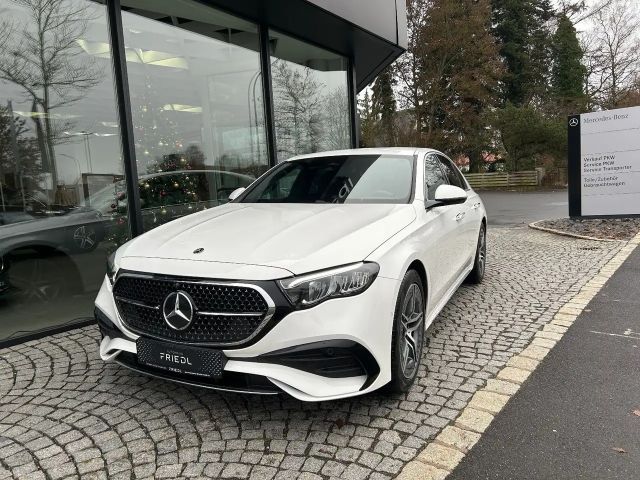 Mercedes-Benz E 220 AMG Line E 220 d Sedan