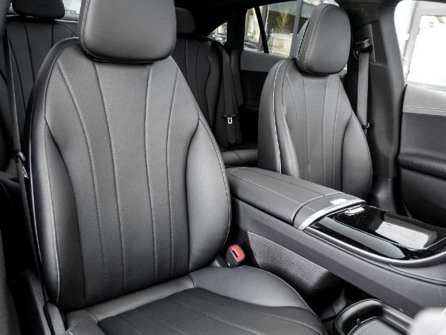 Mercedes-Benz EQE 300 Sedan