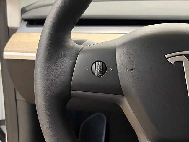 Tesla Model Y AWD Dual Motor Performance