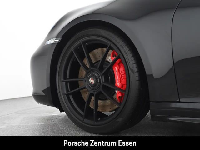 Porsche 992 Carrera Coupé GTS