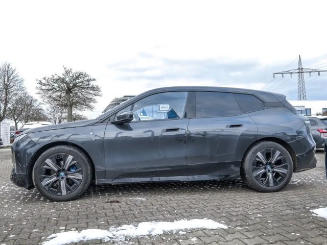 BMW iX xDrive40