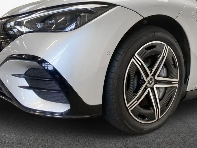 Mercedes-Benz EQE 300 Sedan