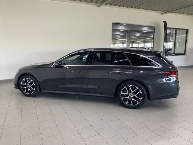 Mercedes-Benz E 200 AVANTGARDE Estate