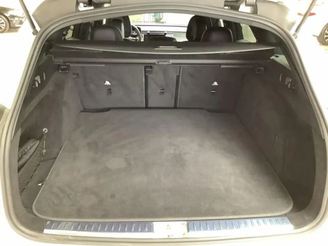 Mercedes-Benz E 220 AMG Line E 220 d Estate