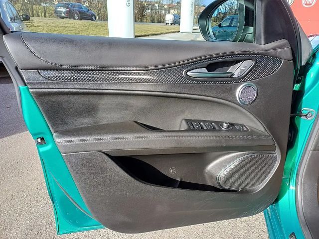 Alfa Romeo Stelvio AT8 Q4 Quadrifoglio Turbo