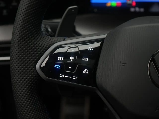 Volkswagen Golf Black Edition SPORTABGAS PANO H/K LEDE