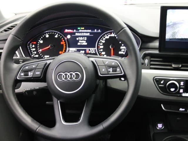 Audi A4 30 TDI S-Tronic Sedan