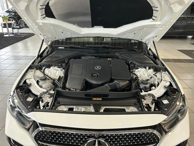 Mercedes-Benz E 200 AMG Line Sedan