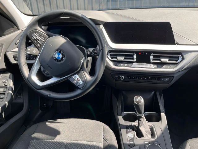 BMW 116 116i 5-deurs Sedan