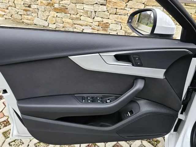 Audi A4 40 TDI Avant S-Line