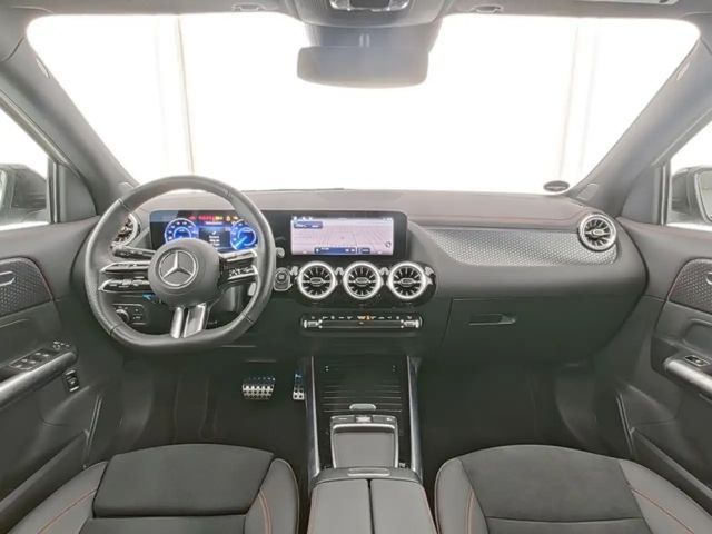 Mercedes-Benz EQA 300 4MATIC AMG Line