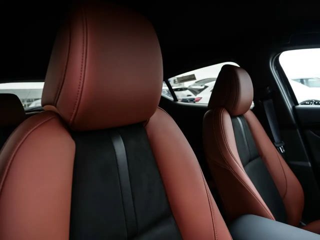 Mazda 3 2.5L SkyActiv e-Skyactiv