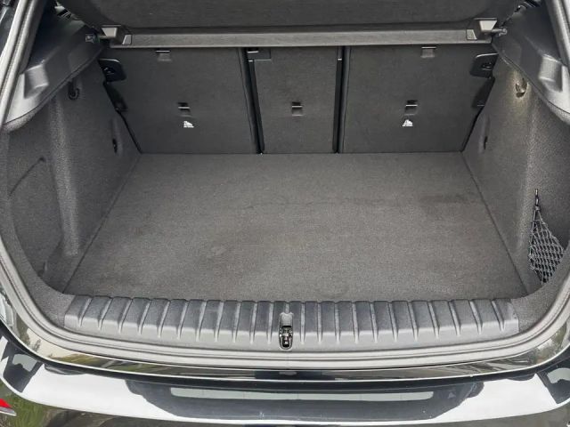 BMW 118 118i Sedan Sport Line