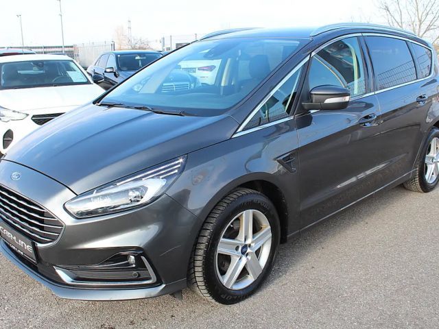 Ford S-Max Titanium
