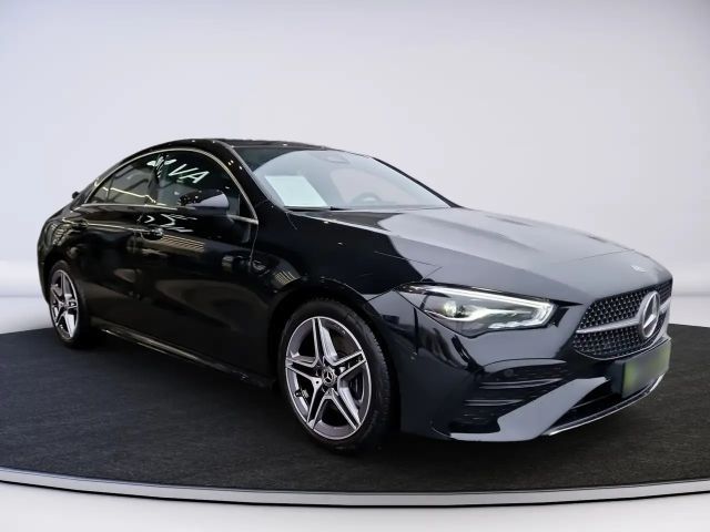 Mercedes-Benz CLA 200 AMG Line Coupé
