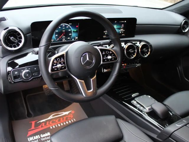 Mercedes-Benz A 180 A 180 d Hatchback