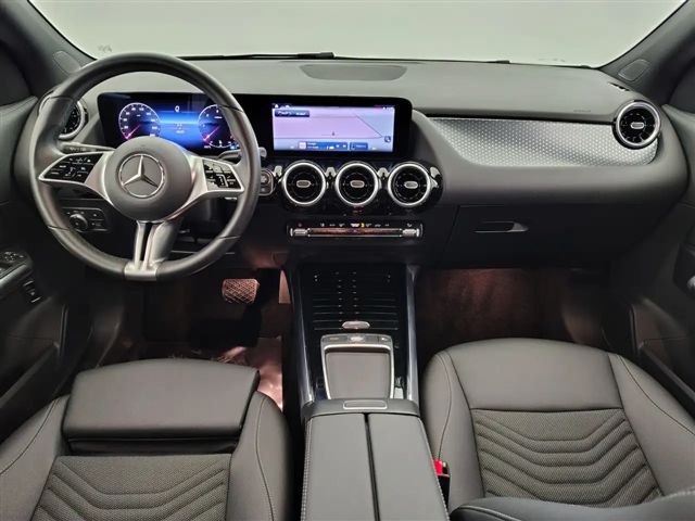Mercedes-Benz GLA 180 Business Line GLA 180 d