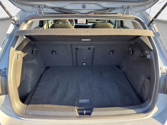 Volkswagen Golf 1.5 eTSI DSG Golf VIII Life