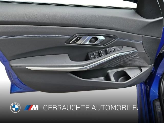 BMW 320 320i Sedan xDrive