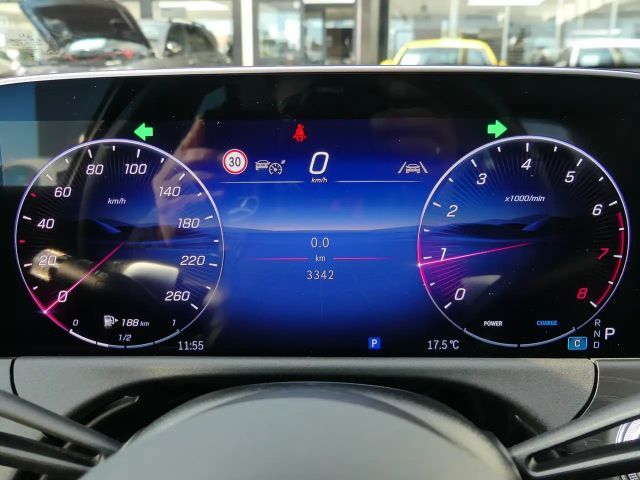 Mercedes-Benz E 200 AVANTGARDE Sedan