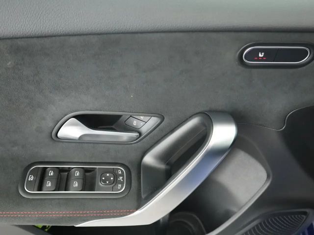 Mercedes-Benz A 200 AMG Line