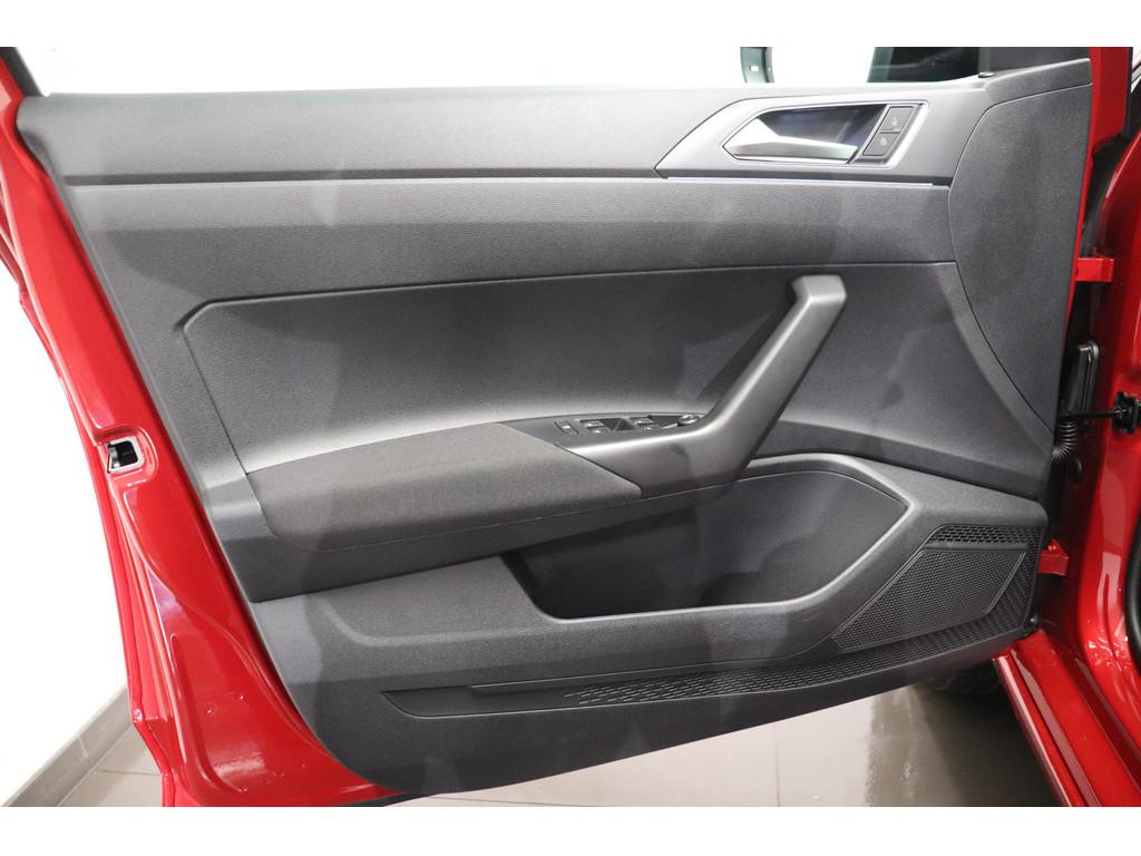 Volkswagen Taigo 1.0 TSI DSG R-Line