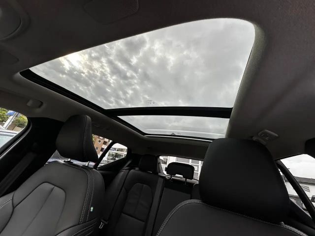 Volvo XC40 Dark Plus