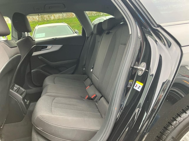 Audi A4 35 TFSI Avant S-Tronic