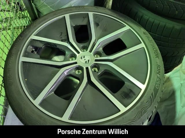 Porsche Taycan 4S Cross Turismo