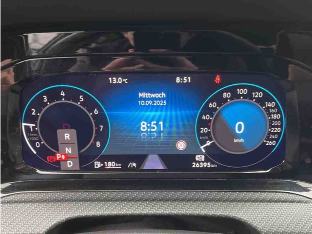 Volkswagen Golf 1.5 eTSI DSG Golf VIII R-Line