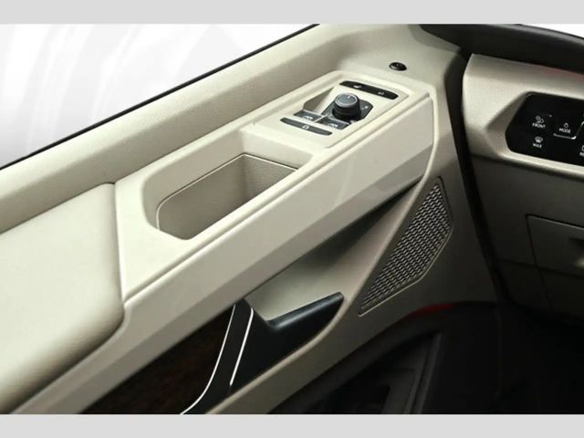 Volkswagen Multivan 2.0 TDI DSG Style T7