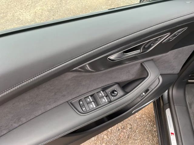 Audi RS Q8 SUV 441 kW tiptronic