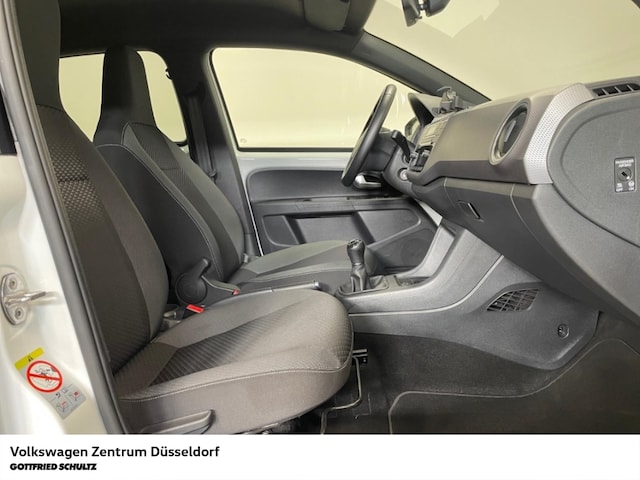 Volkswagen up! Active