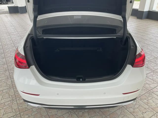 Mercedes-Benz C 200 AVANTGARDE C 200 d Sedan